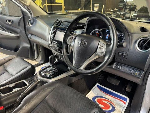 Nissan Navara 2.3 Navara Tekna Silver #3