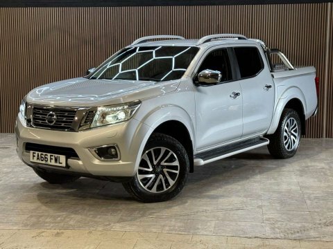 Nissan Navara 2.3 Navara Tekna Silver #4