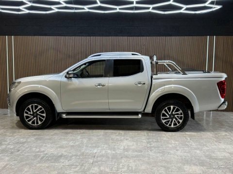 Nissan Navara 2.3 Dci Tekna 4X4 Shr Dcb 190 Bhp Silver #29