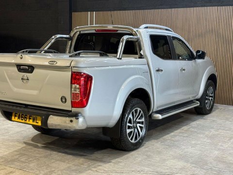 Nissan Navara 2.3 Dci Tekna 4X4 Shr Dcb 190 Bhp Silver #23