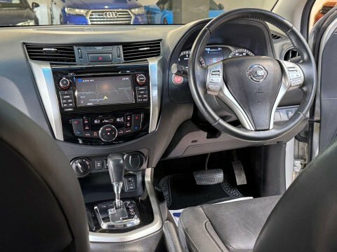 Nissan Navara 2.3 Dci Tekna 4X4 Shr Dcb 190 Bhp Silver #9
