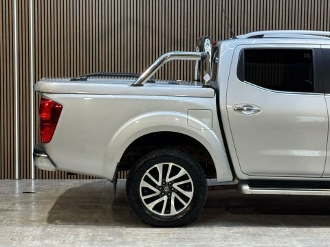 Nissan Navara 2.3 Dci Tekna 4X4 Shr Dcb 190 Bhp Silver #16