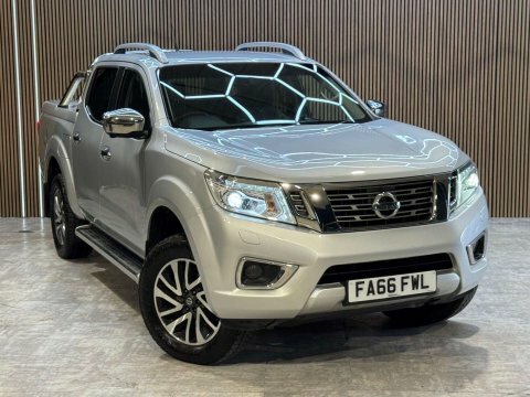 Nissan Navara 2.3 Dci Tekna 4X4 Shr Dcb 190 Bhp Silver #7