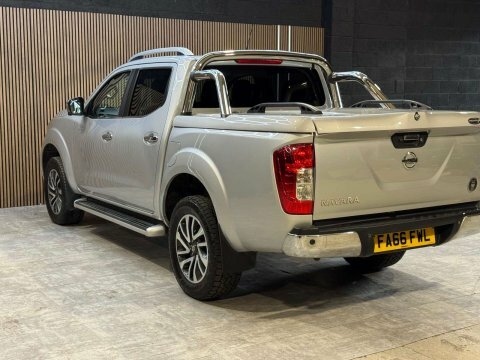 Nissan Navara 2.3 Dci Tekna 4X4 Shr Dcb 190 Bhp Silver #22