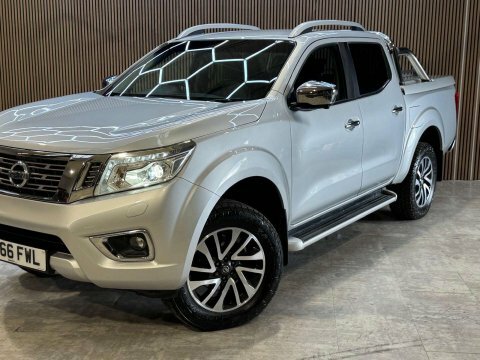 Nissan Navara 2.3 Dci Tekna 4X4 Shr Dcb 190 Bhp Silver #41
