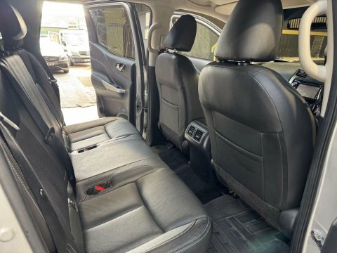 Nissan Navara 2.3 Navara Tekna Silver #6