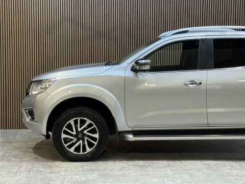 Nissan Navara 2.3 Dci Tekna 4X4 Shr Dcb 190 Bhp Silver #33