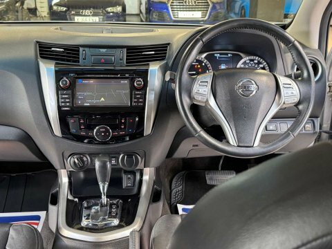 Nissan Navara 2.3 Dci Tekna 4X4 Shr Dcb 190 Bhp Silver #45