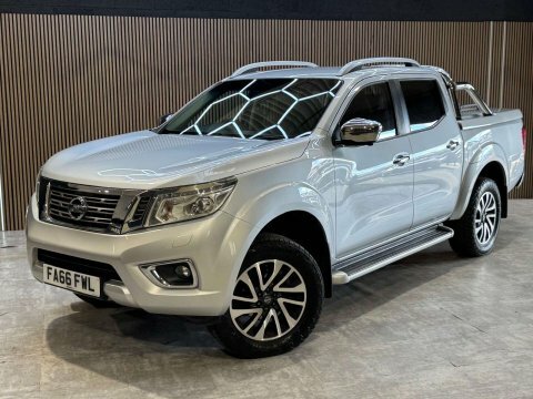 Nissan Navara 2.3 Dci Tekna 4X4 Shr Dcb 190 Bhp Silver #36