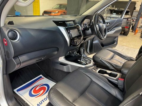 Nissan Navara 2.3 Dci Tekna 4X4 Shr Dcb 190 Bhp Silver #70