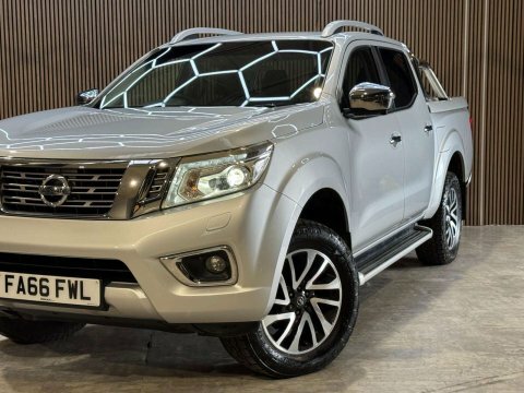 Nissan Navara 2.3 Dci Tekna 4X4 Shr Dcb 190 Bhp Silver #44