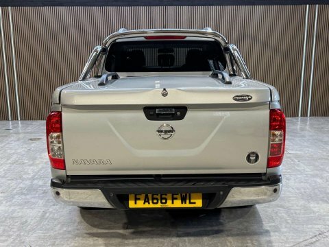 Nissan Navara 2.3 Dci Tekna 4X4 Shr Dcb 190 Bhp Silver #25