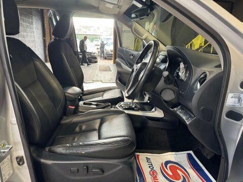 Nissan Navara 2.3 Dci Tekna 4X4 Shr Dcb 190 Bhp Silver #47