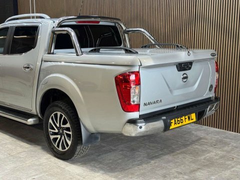 Nissan Navara 2.3 Dci Tekna 4X4 Shr Dcb 190 Bhp Silver #31