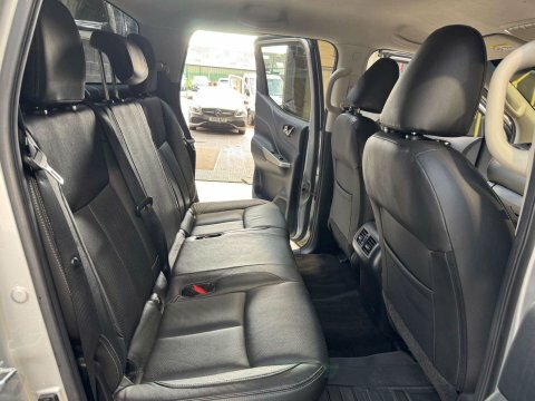Nissan Navara 2.3 Dci Tekna 4X4 Shr Dcb 190 Bhp Silver #63