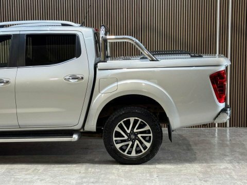 Nissan Navara 2.3 Dci Tekna 4X4 Shr Dcb 190 Bhp Silver #28
