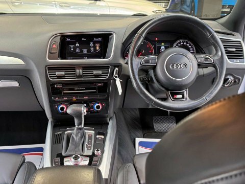 Audi Q5 2.0 Tdi S #9