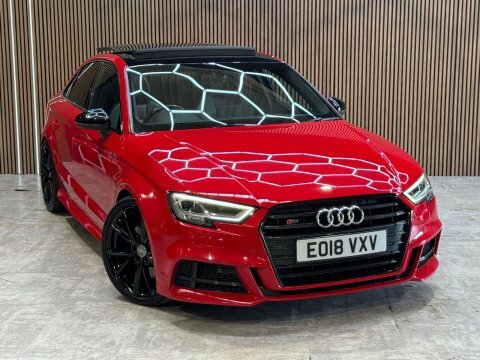 Audi S3 2.0 S3 Black Red