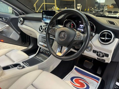 Mercedes-Benz GLA Class 2.1 Gla 200 Black #3