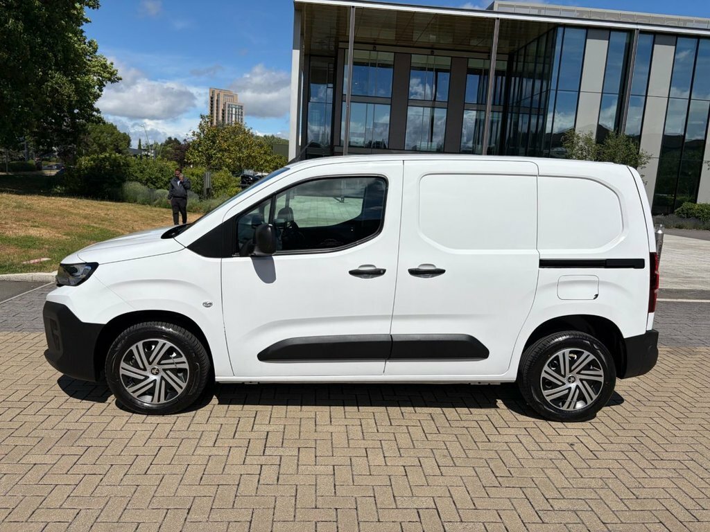 Peugeot Partner 1.5L Professional KF24BWV White #3