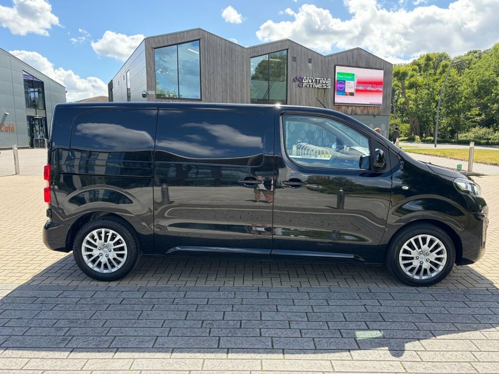 Vauxhall Vivaro 1.5L Pro 6Dr DP73OWF Black #6