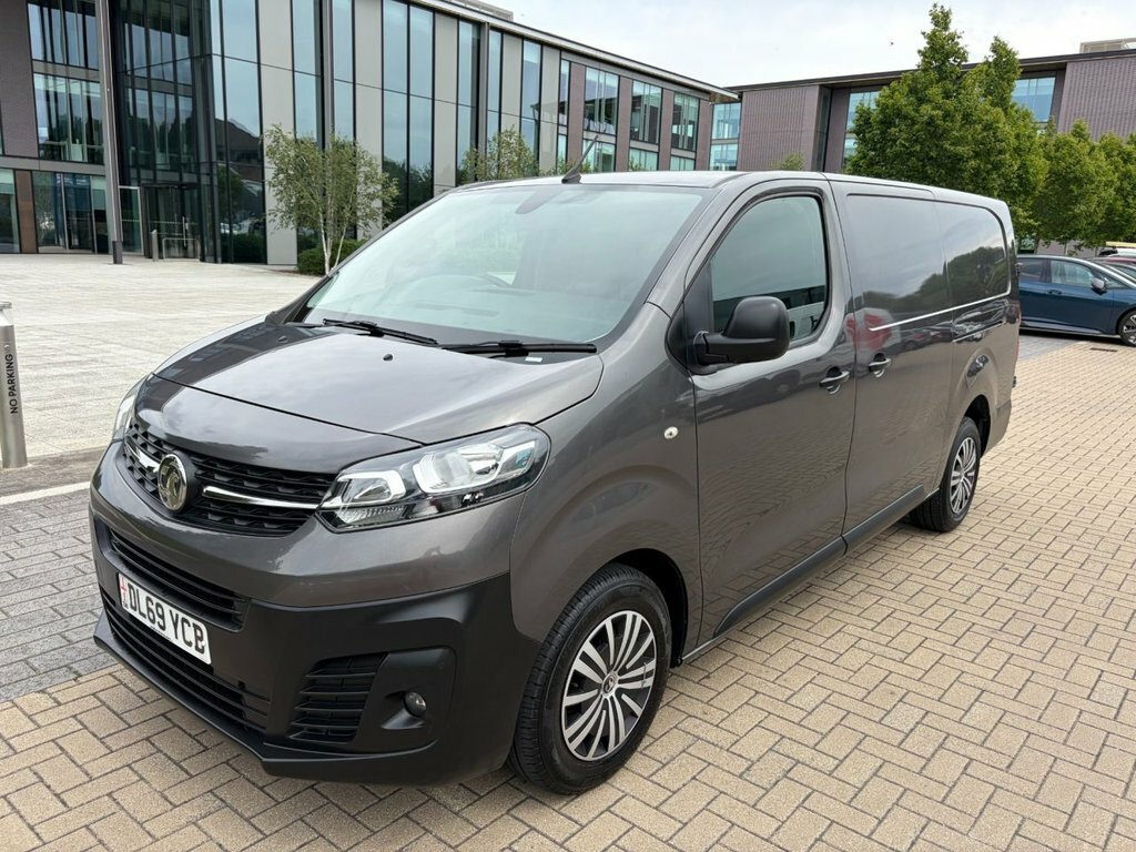 Vauxhall Vivaro 2L Dynamic 6Dr Grey