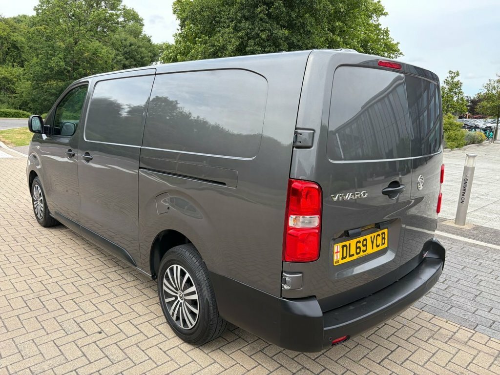 Vauxhall Vivaro 2L Dynamic 6Dr Grey #4