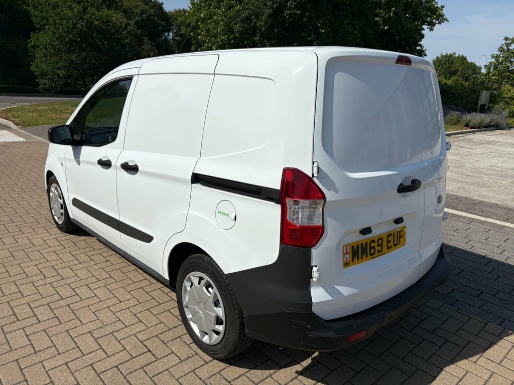 Ford Transit Courier 1L Leader White #4