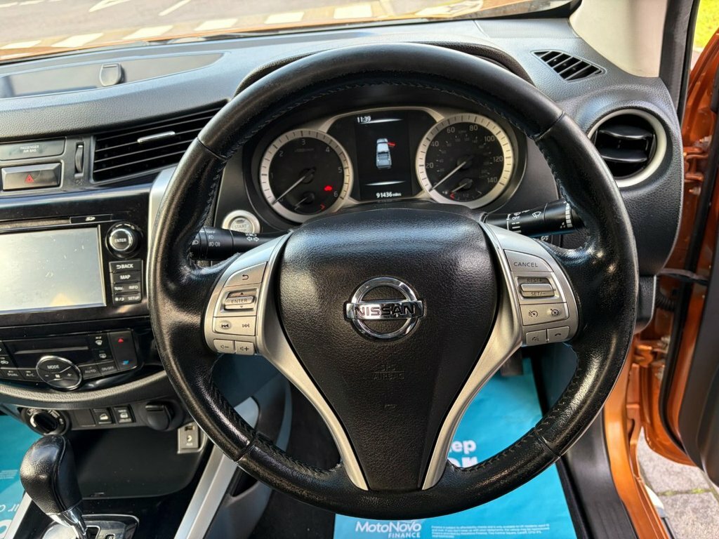 Nissan Navara Tekna White #13
