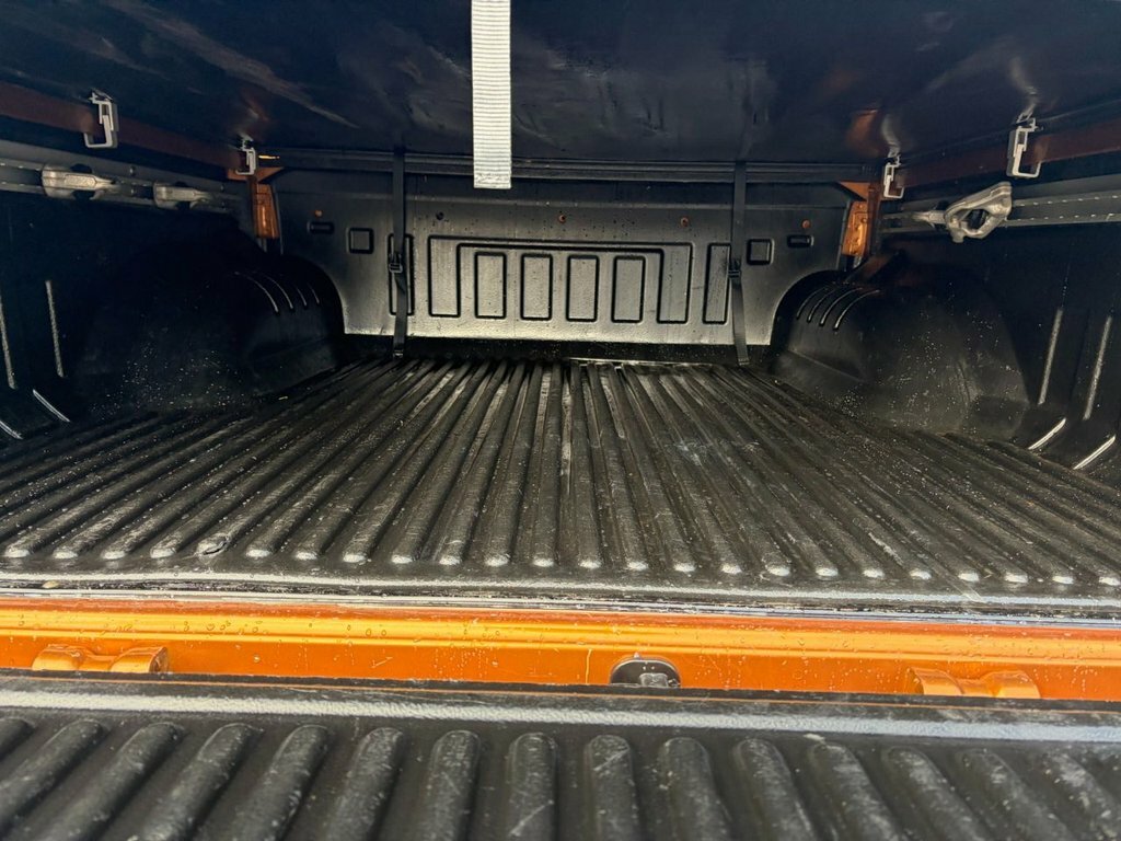 Nissan Navara Tekna White #9