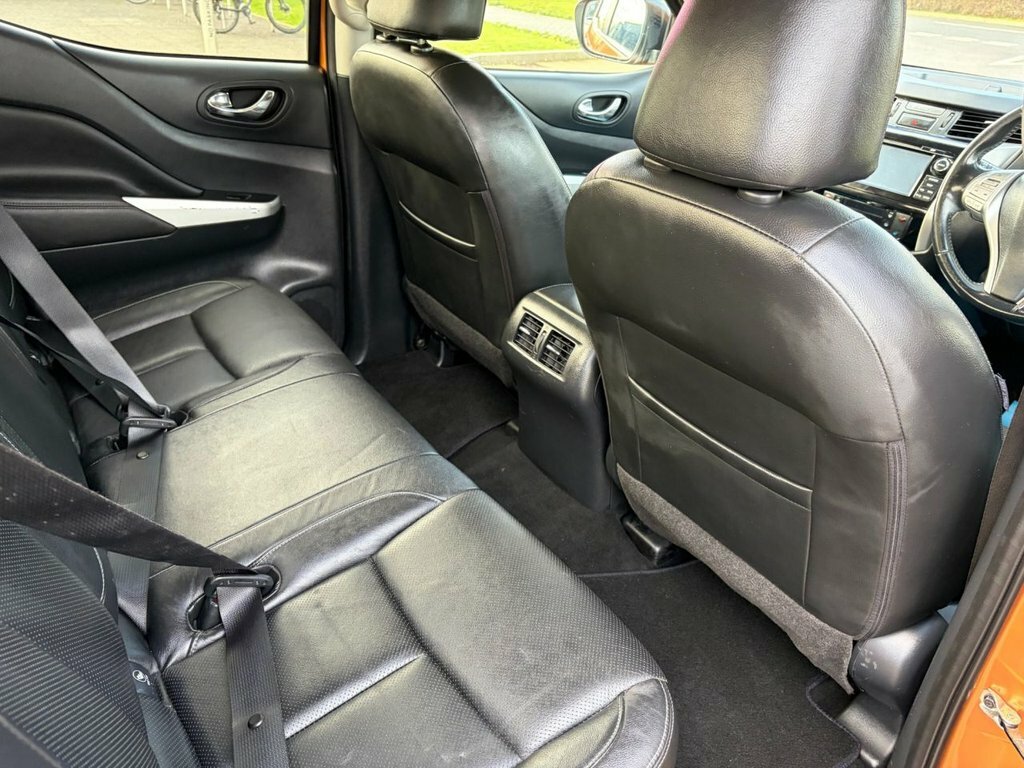 Nissan Navara Tekna White #23