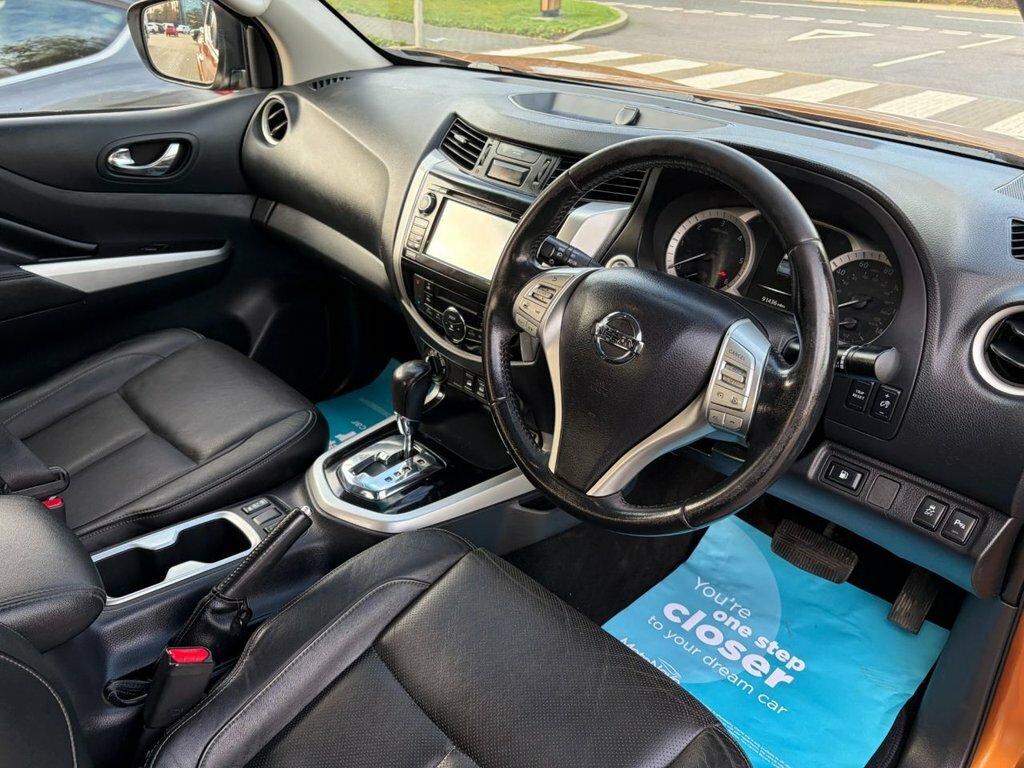 Nissan Navara Tekna White #10