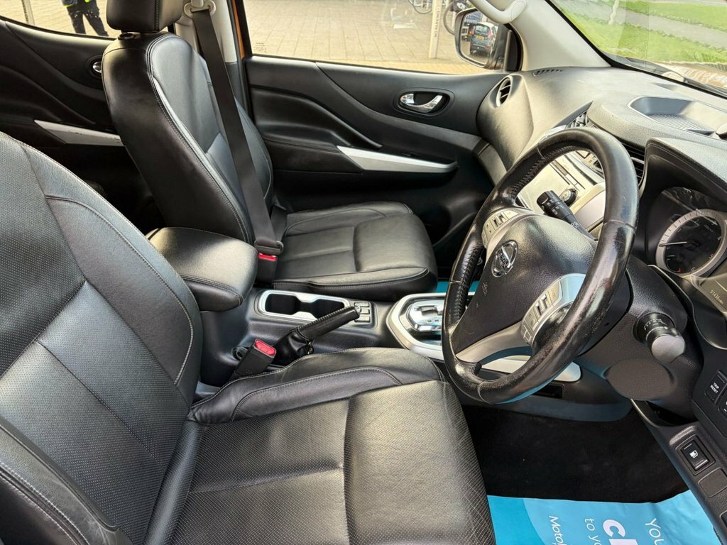 Nissan Navara Tekna White #12