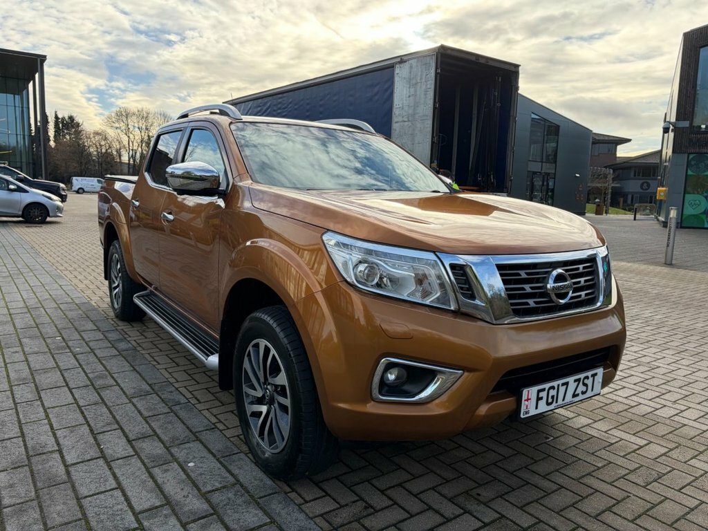 Nissan Navara Tekna White #7