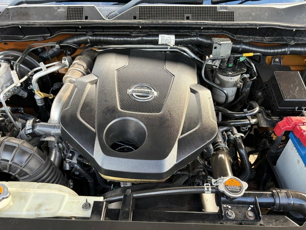 Nissan Navara Tekna White #35