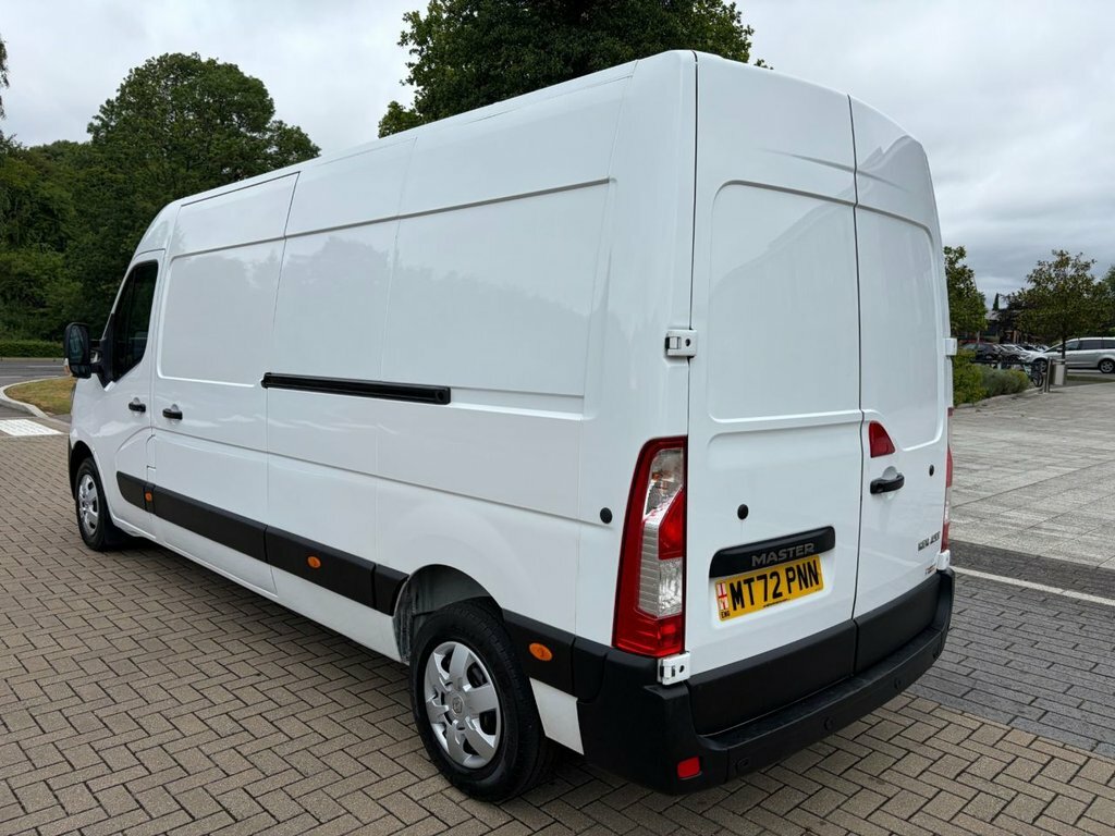 Renault Master 2.3L Business White #4
