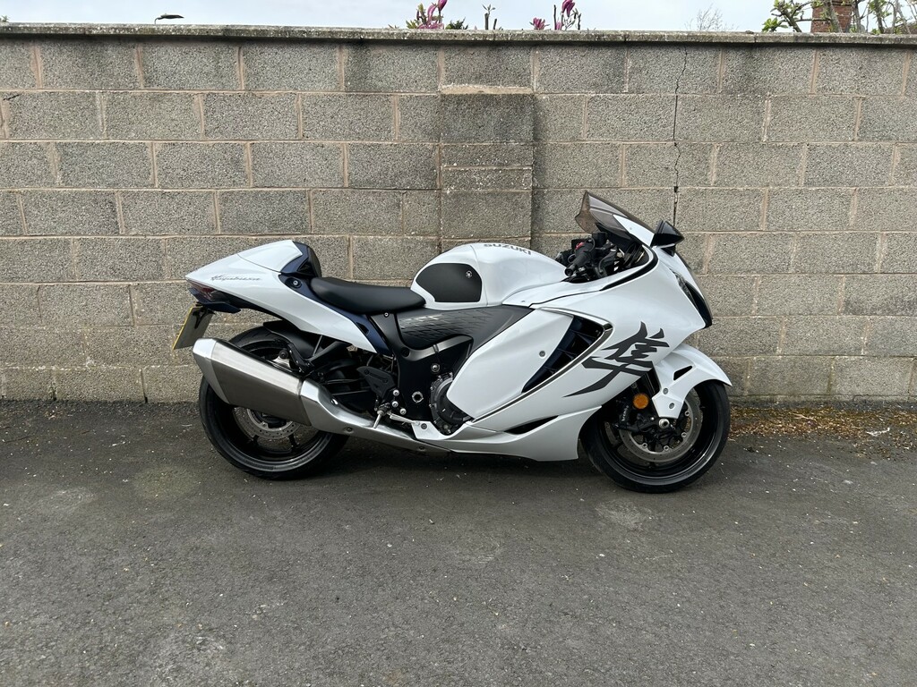 Suzuki  Super Sports Fantastic Condition With Only 2244 Mi YG22JXE White #5