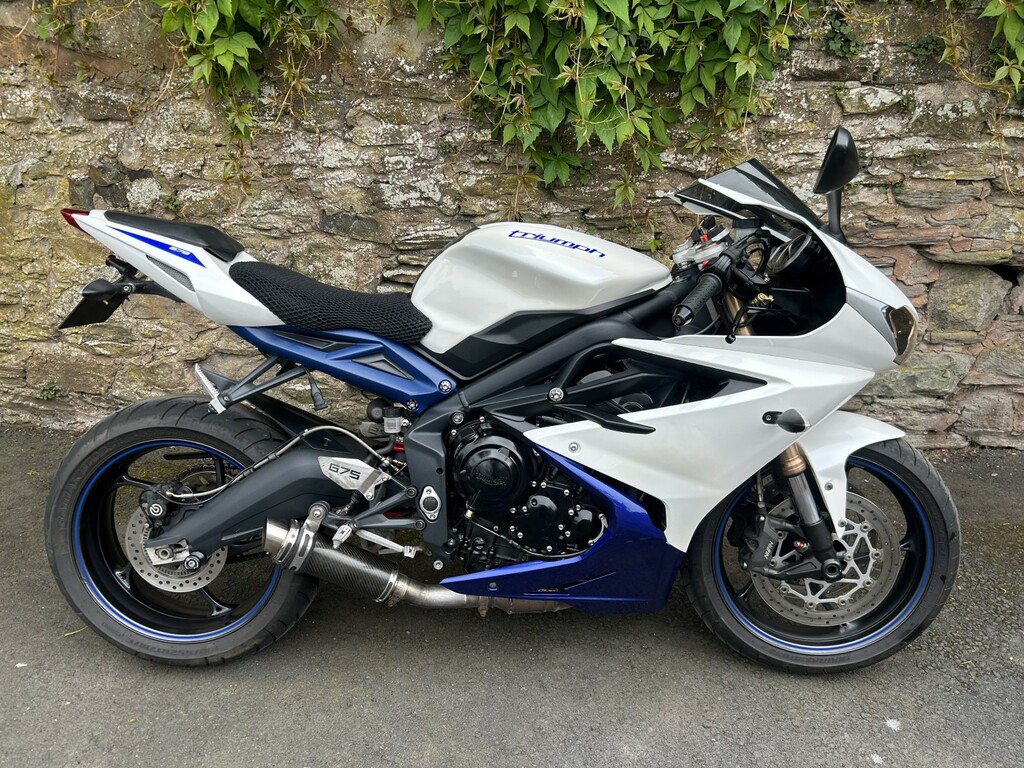 Triumph  Sprint 1050 Gt Abs Sports Tourer 20K 13 Reg Pplat Silver #1