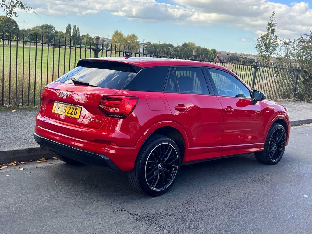 Audi Q2 1.6L Black Edition DK69ZZO Red #6