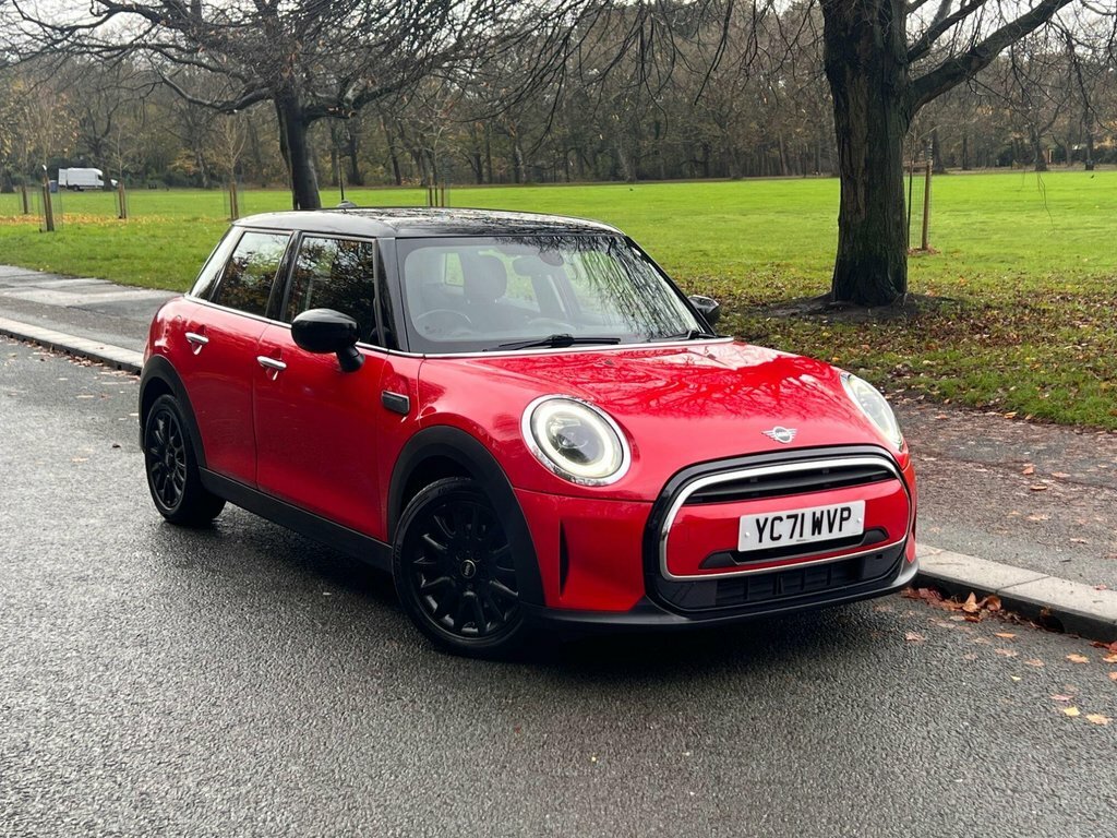 Mini Hatch 1.5L Cooper Classic Red