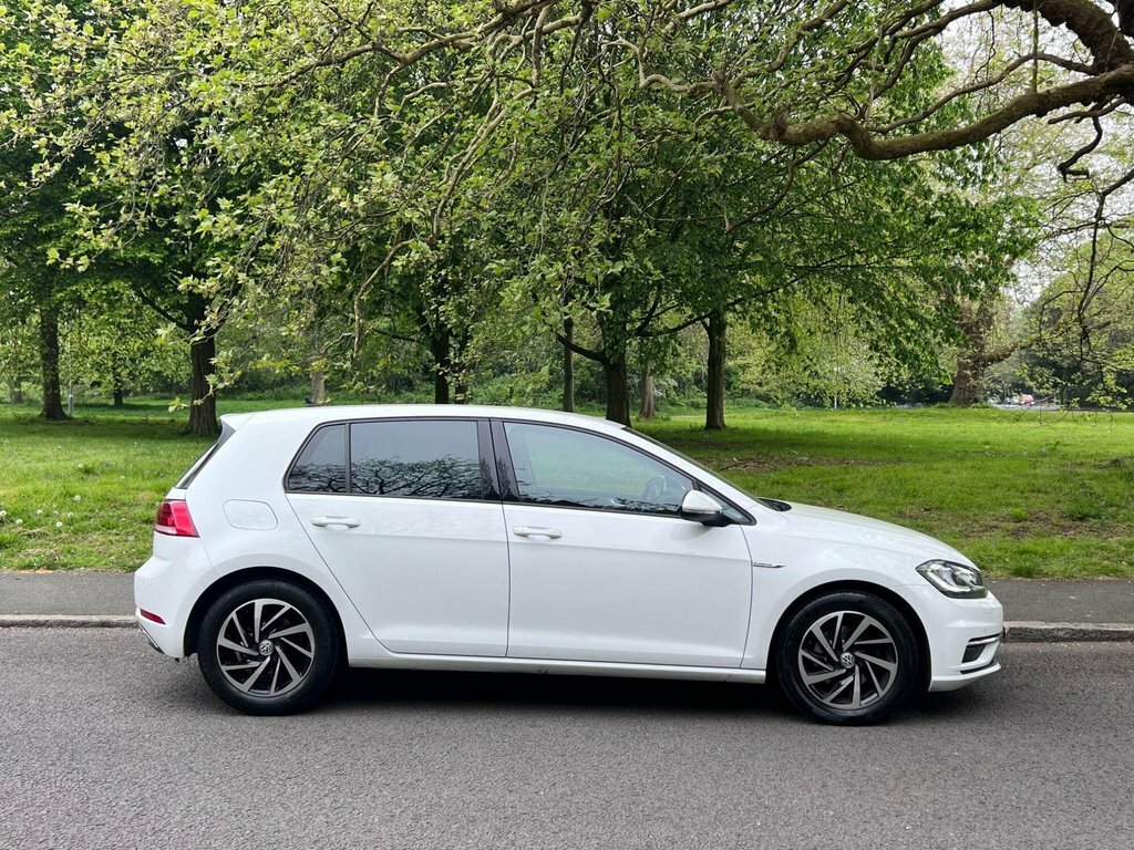 Volkswagen Golf 1.5L Match Edition PK20BUJ White #4