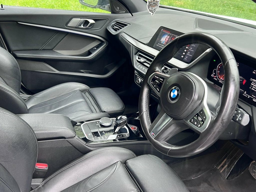 BMW 1 Series 2L M Sport YA21NBF White #2