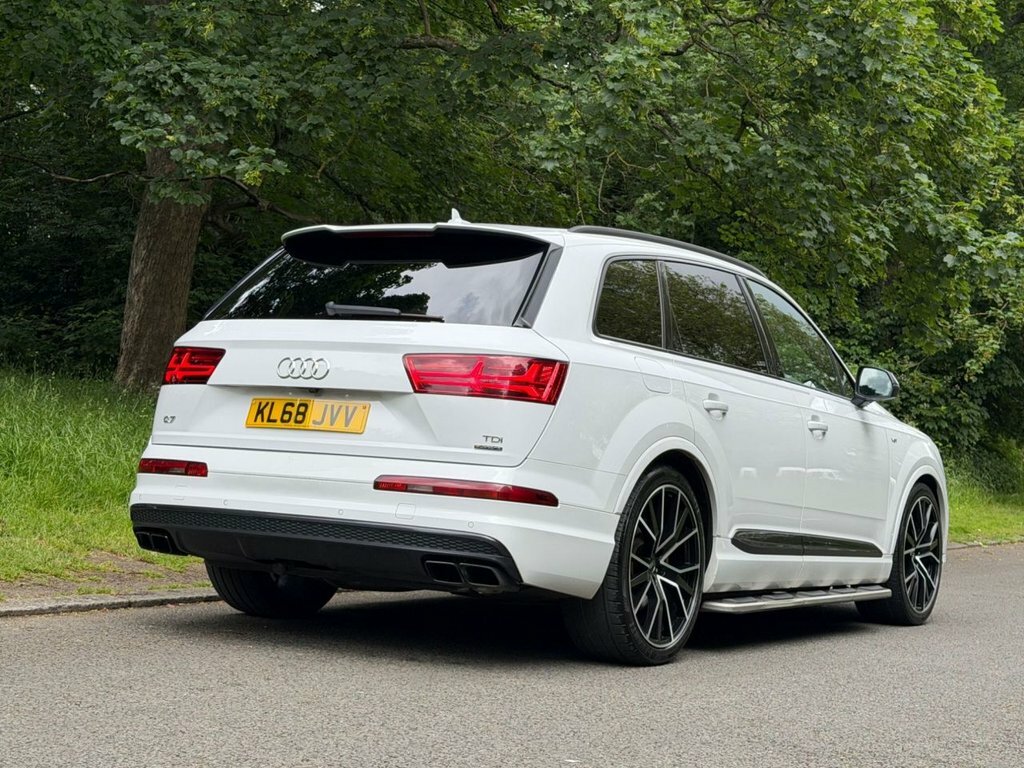 Audi Q7 3L Black Edition KL68JVV White #6
