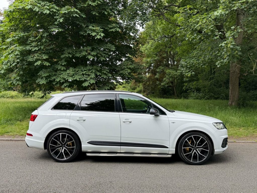 Audi Q7 3L Black Edition KL68JVV White #4