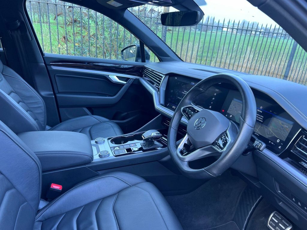 Volkswagen Touareg 3L Black Edition CK23GKP Black #2