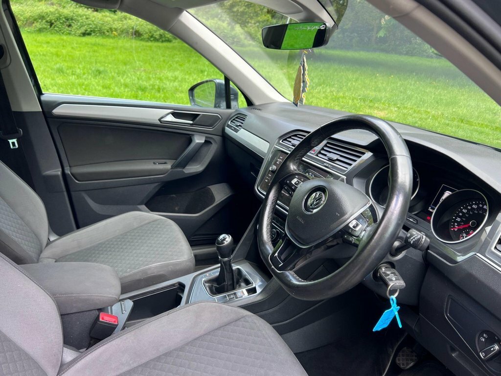 Volkswagen Tiguan 2L Se Navigation BP18WFN Grey #2