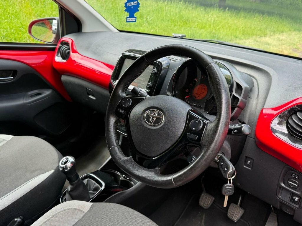 Toyota Aygo 1L X-style MW67HYS Red #2