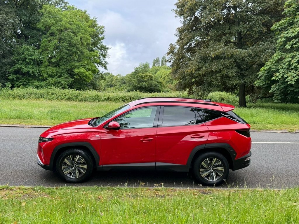 Hyundai Tucson 1.6L Se Connect Red #5