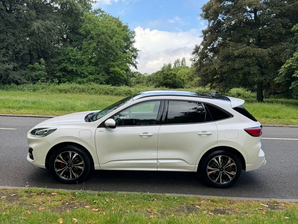 Ford Kuga 2L St-line X GF23UJZ White #4