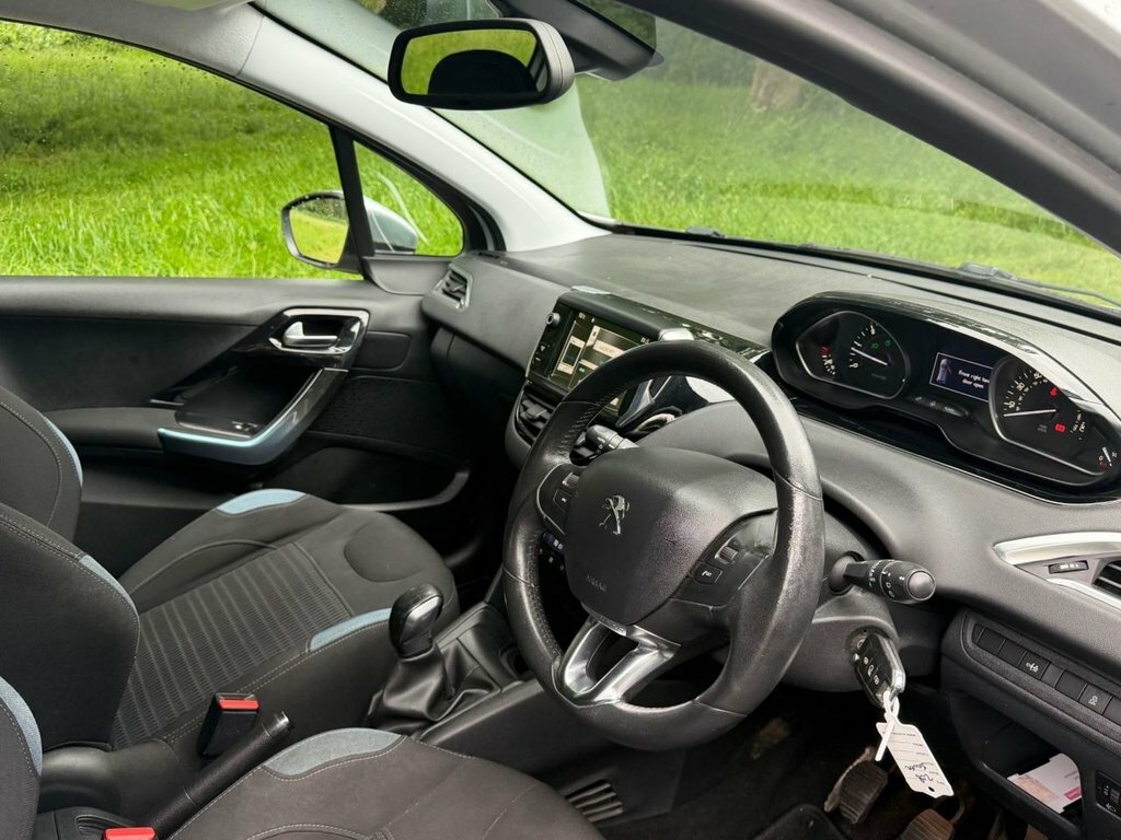 Peugeot 208 1L Allure Silver #2